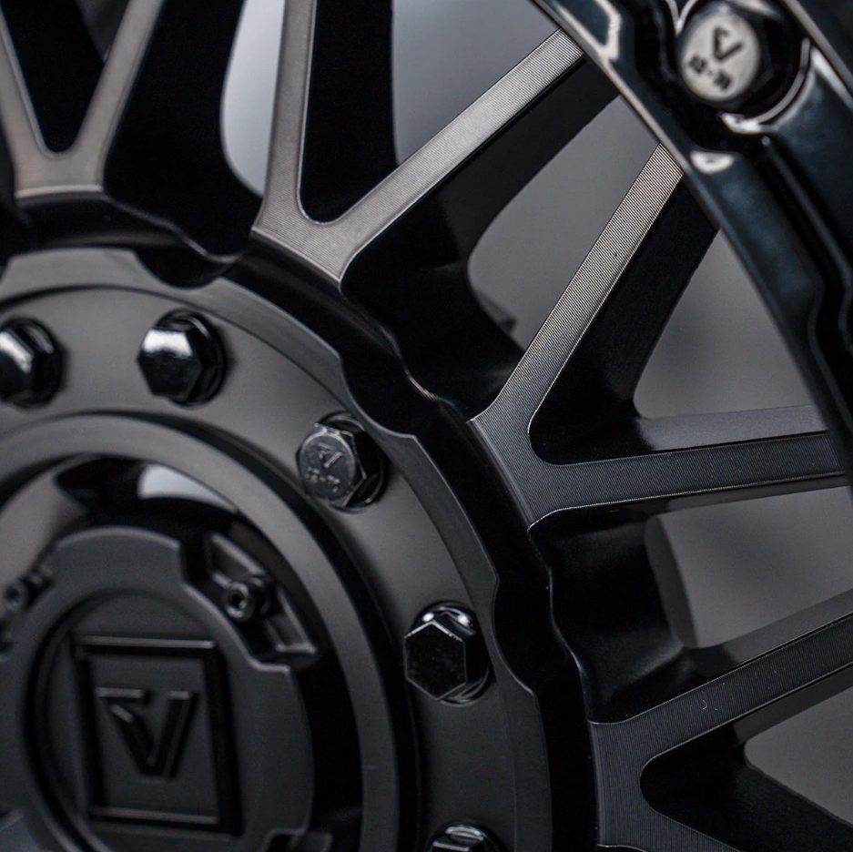 V08 BEADLOCK 15X7 +30MM 4X137/4X156 DARK TINT