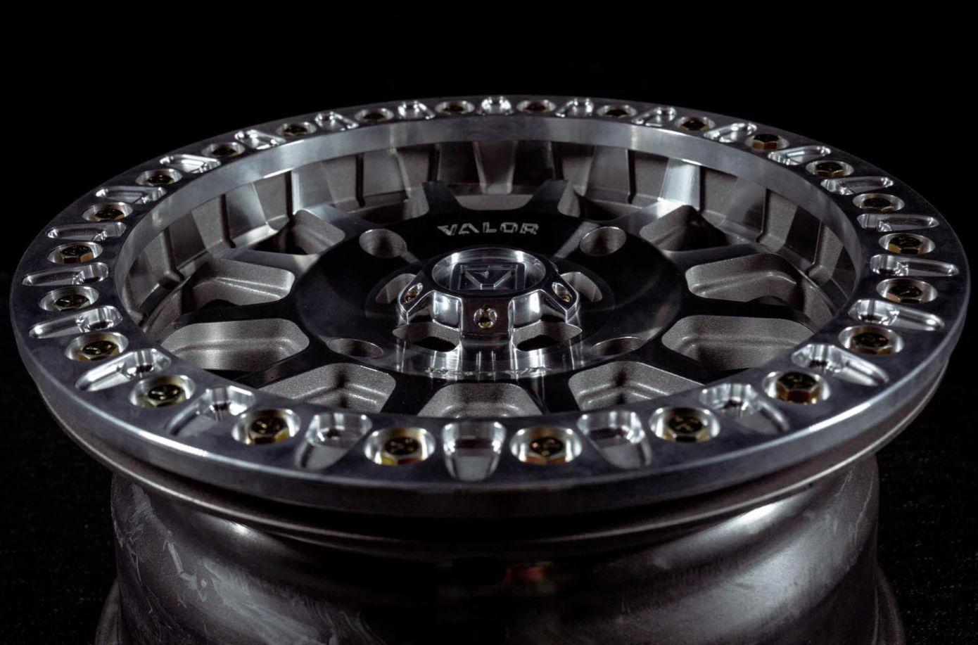 V09 BEADLOCK FLOW FORM 15X7 +40 6X139.7 RAW MACHINED
