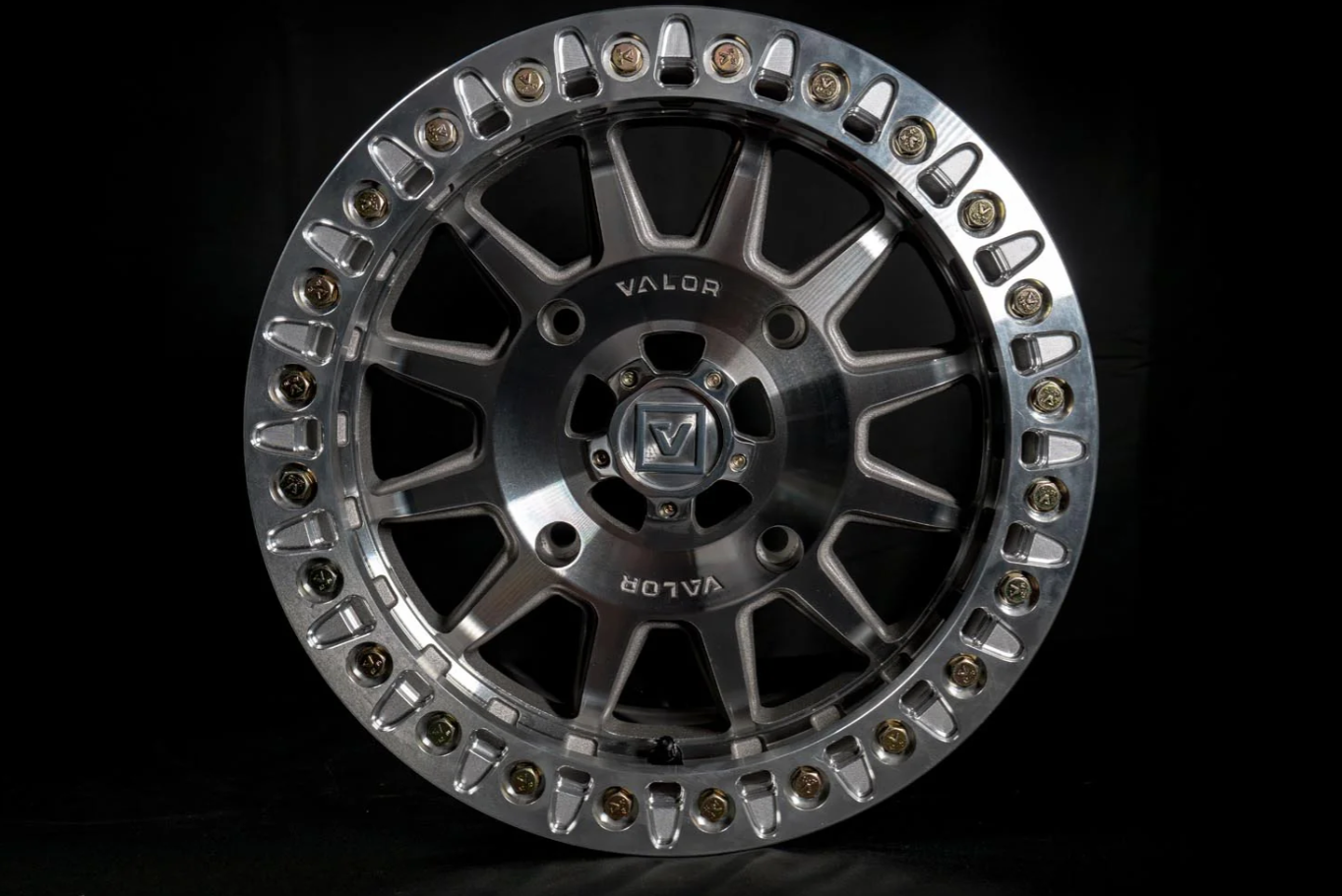V09 BEADLOCK FLOW FORM 15X7 +40 6X139.7 RAW MACHINED